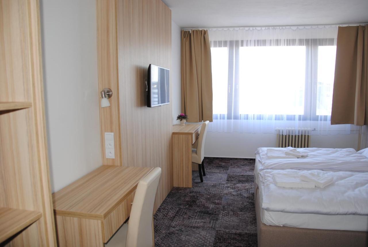 Hotel Labe Pardubice Exterior photo